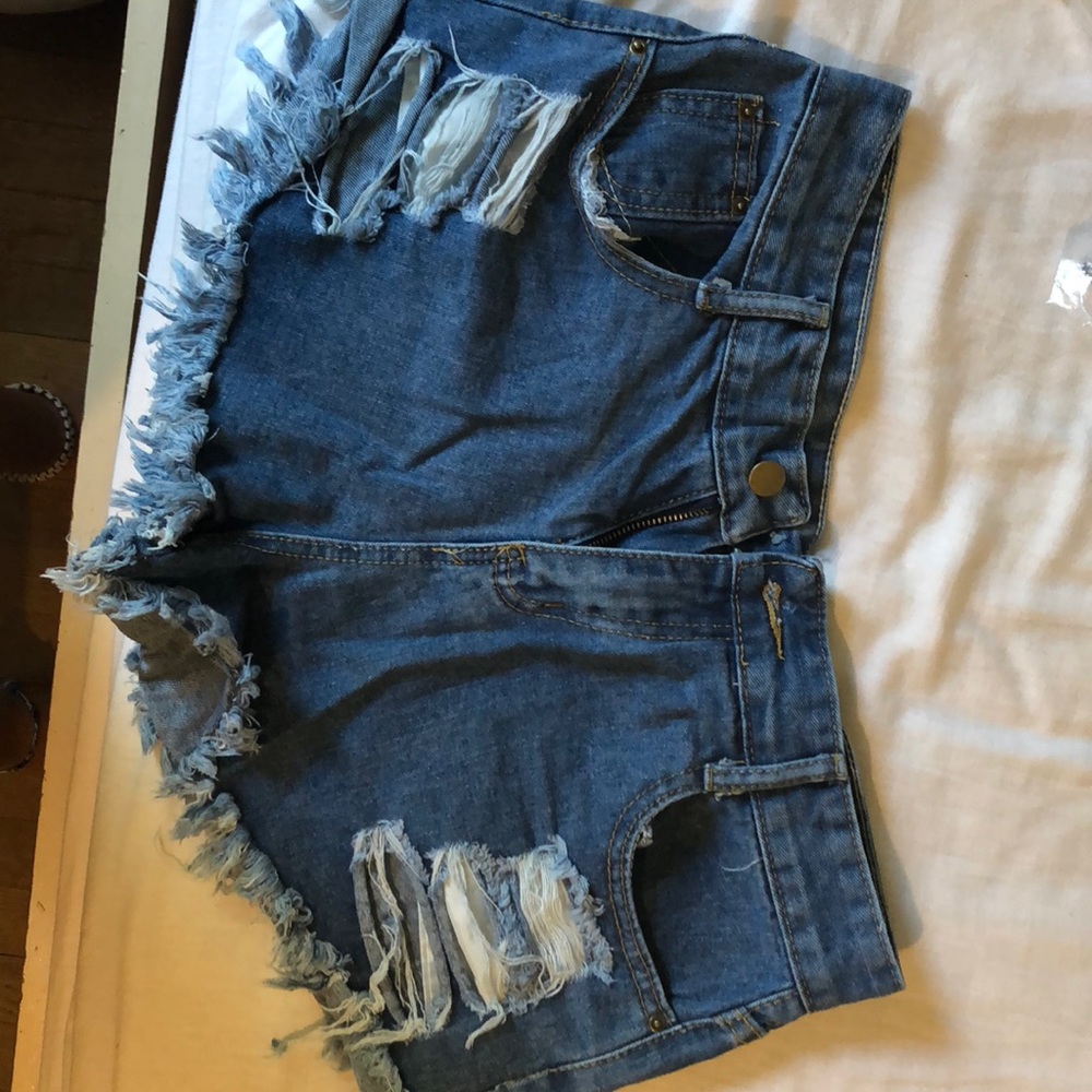 Brand new frayed shorts